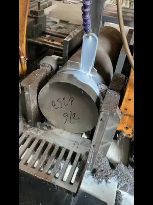 Standar ASTM Dingin dan Tempered Alloy Steel Round Bar Untuk Aplikasi Industri