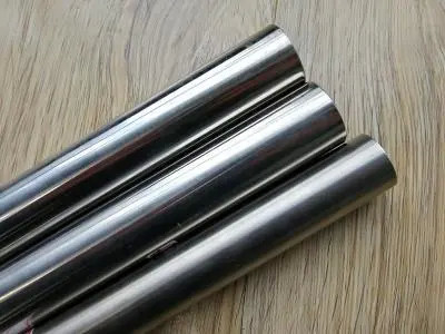 Pipa Titanium tanpa jahitan Kelas 1 / Kelas 2 Titanium Murni Pipa persegi panjang Tubu Aplikasi Medis Pengelompokan / Las / Pemotongan