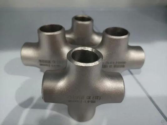 ASTM A234 Baja paduan Fittings pipa tanpa jahitan siku dicat hitam Tees Reducer Caps