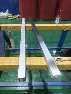 SHS RHS ASTM A500 Steel Pipe 100x100mm Weight MS Square Steel Pipe Tube