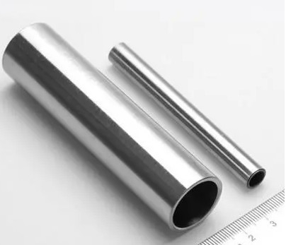 Pipa Seamless Stainless Steel AISI / SATM316 L ASME B36.19M NPS1/4, Sch10s