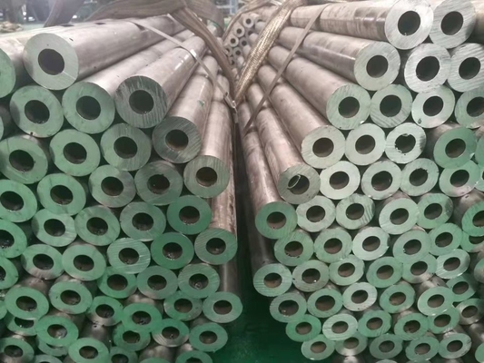 Hot Rolled Pressure Boiler Tube Putih/kuning/hijau SGS BV Lloyds diperiksa kustomisasi produk tergantung