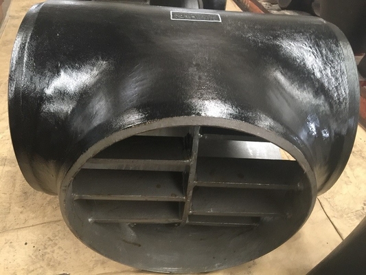 Alloy Steel Pipe Fittings Alloy Nikel Barred Equal Tee lapisan hitam berkualitas tinggi